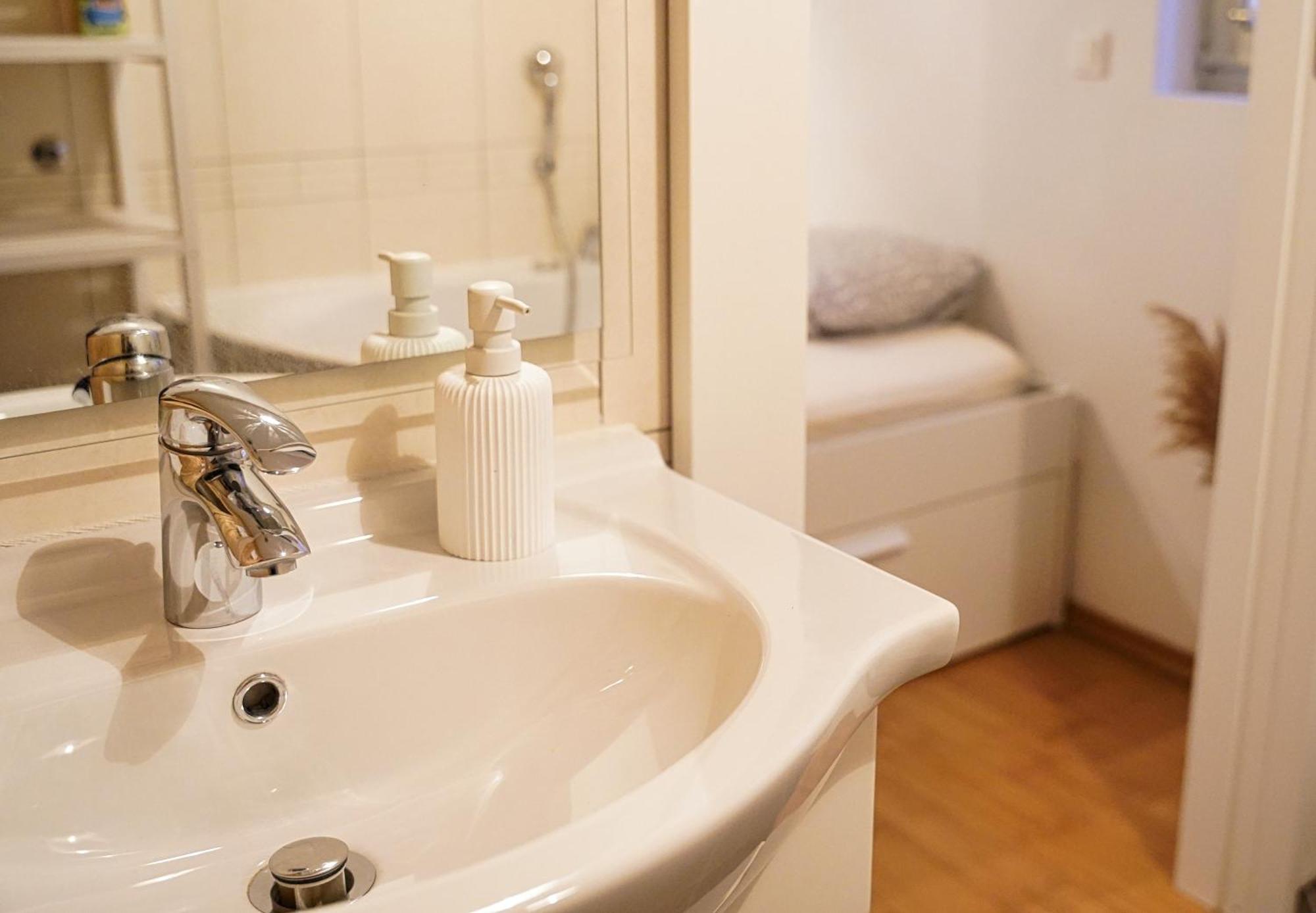 Apartment Mojstrovka With Terrace In City Center ครานสกา โกรา ภายนอก รูปภาพ